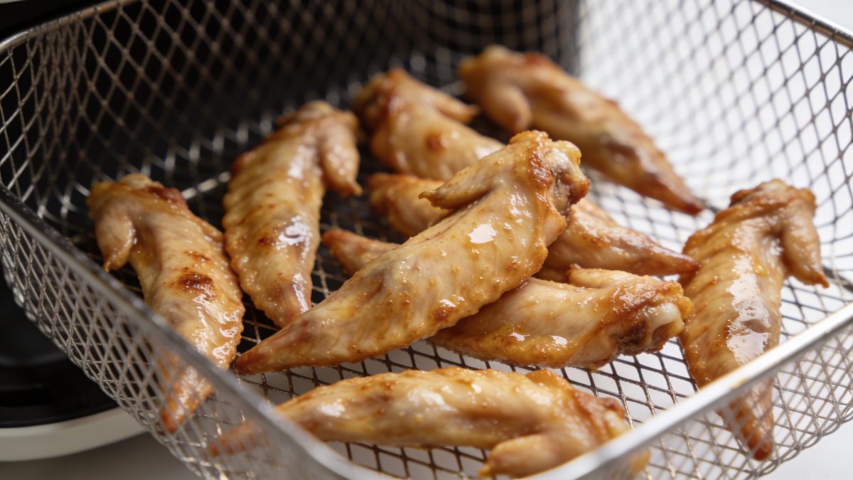 Aiguillettes de poulet dorees dans panier airfryer