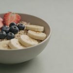 Bol de flocons d avoine avec fruits frais