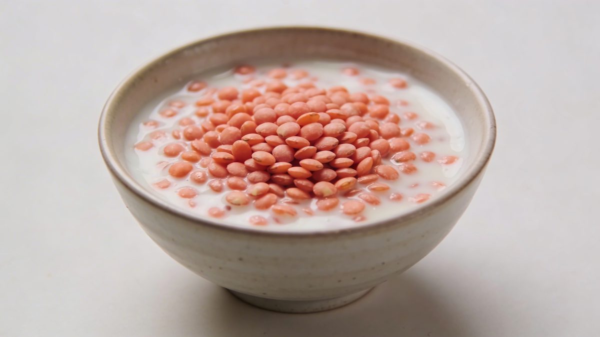 Bol de lentilles corail cremeuses au lait de coco