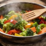 La méthode de cuisson qui explose en ce moment et qui préserve tous les nutriments